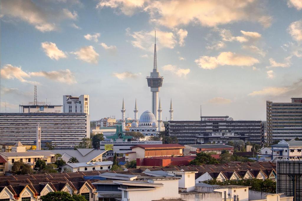 Rocana Hotel Kuantan Bagian luar foto