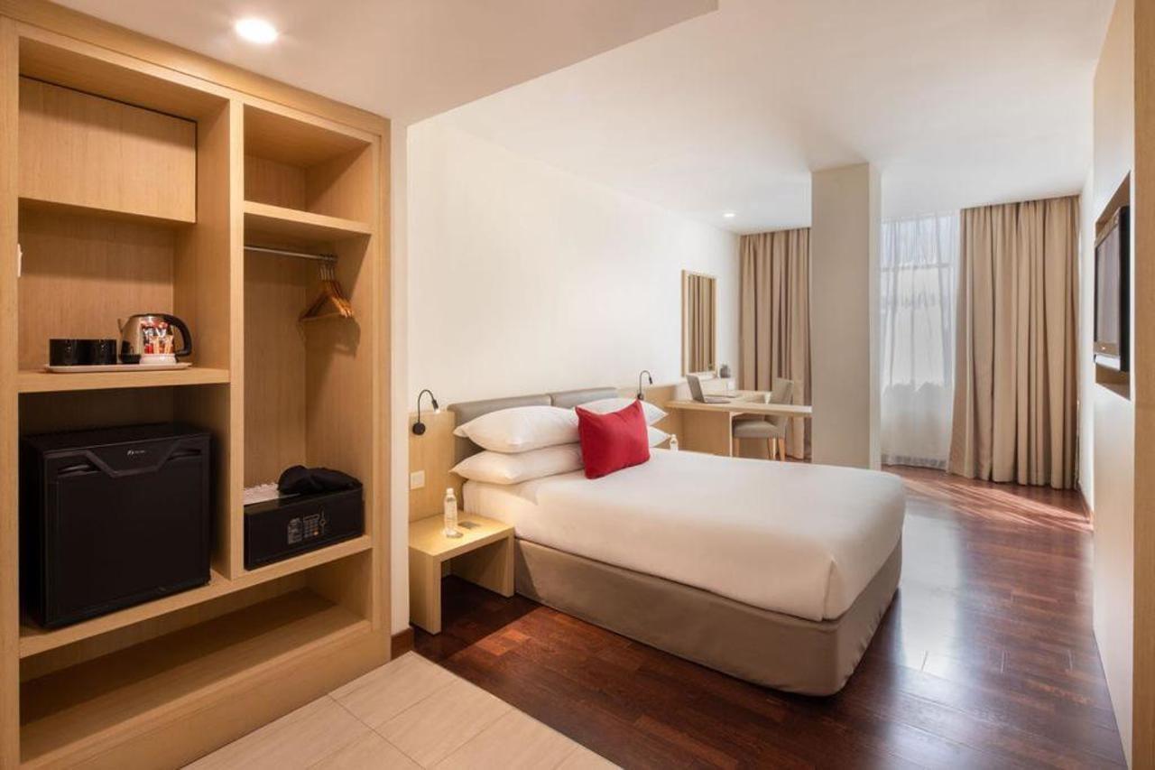 Rocana Hotel Kuantan Bagian luar foto