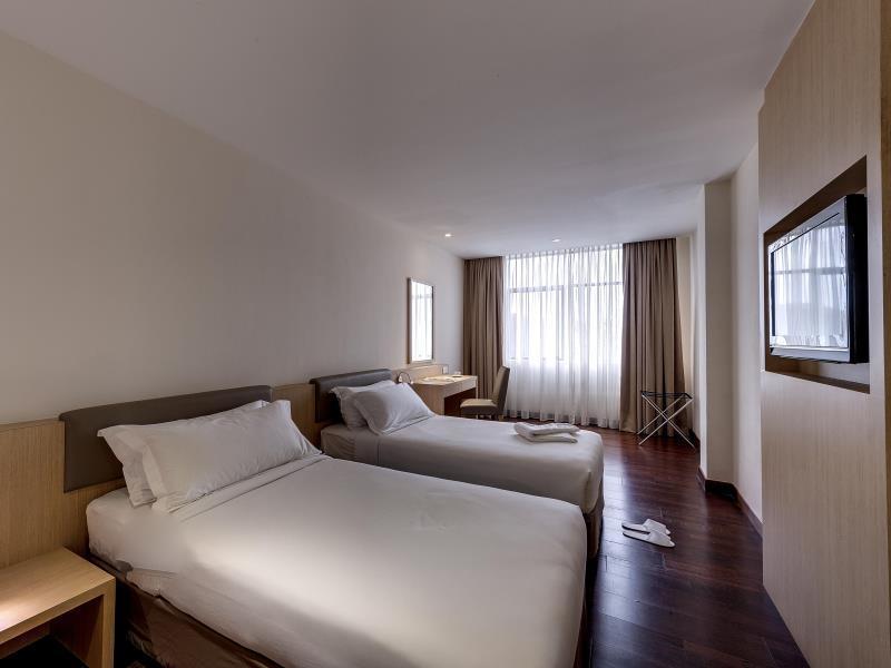 Rocana Hotel Kuantan Bagian luar foto