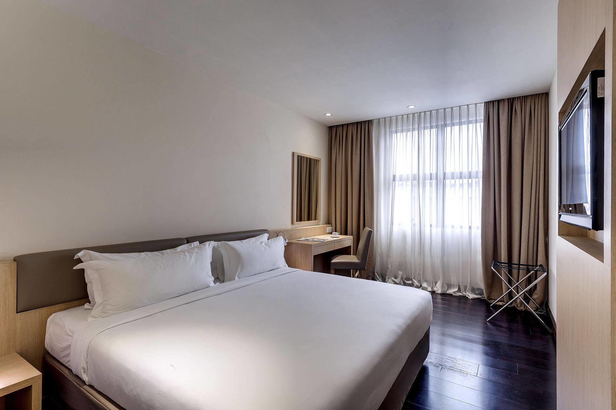 Rocana Hotel Kuantan Bagian luar foto